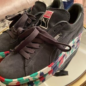 Men’s Puma sneakers